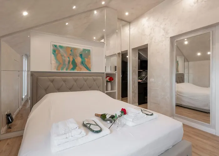 아파트 Garibaldi 64 - Luxury In Brera District 밀라노