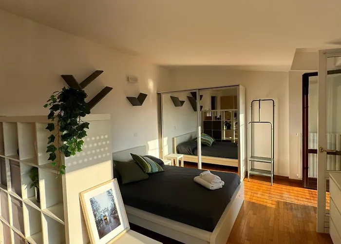 Attico Con Balcone In Centro A Isola Milán