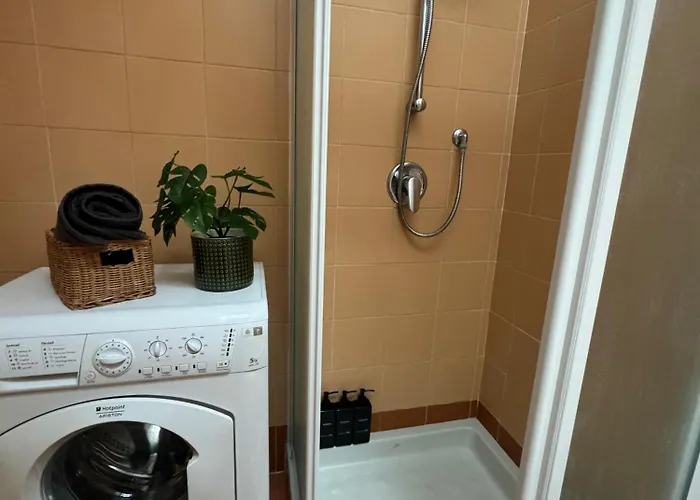 Isola- Attico Con Balcone * Milano