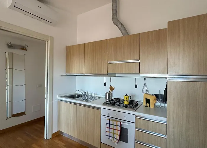 Isola- Attico Con Balcone Daire *