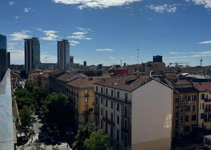 Isola- Attico Con Balcone Daire