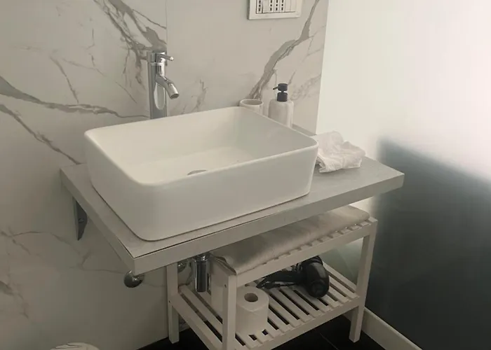 Private Garden Apartment, Navigli, 24h Security Appartement Milan