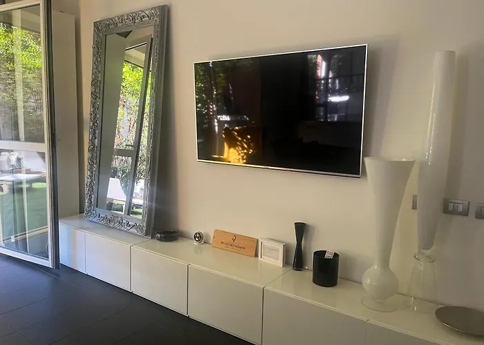 Private Garden Apartment, Navigli, 24h Security Milan