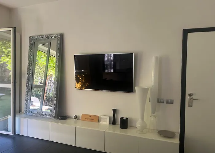 Private Garden Apartment, Navigli, 24h Security *