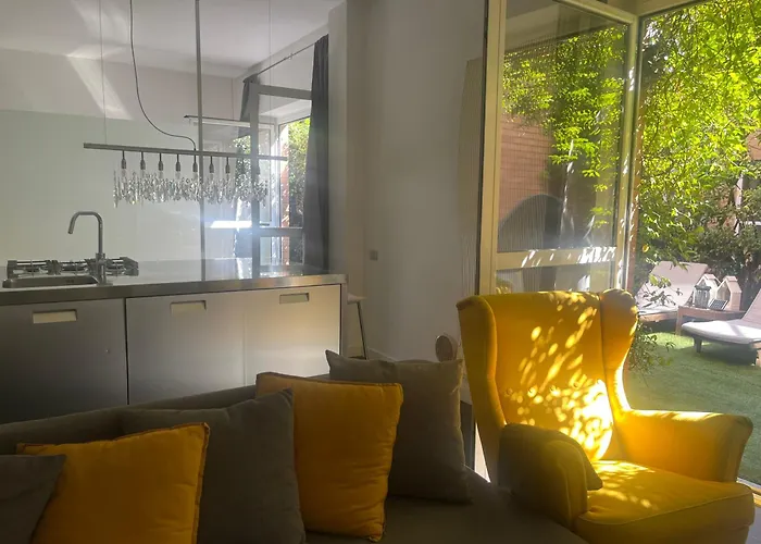 Private Garden Apartment, Navigli, 24h Security Appartement *