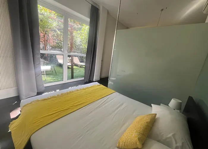 Private Garden Apartment, Navigli, 24h Security Appartement Milan