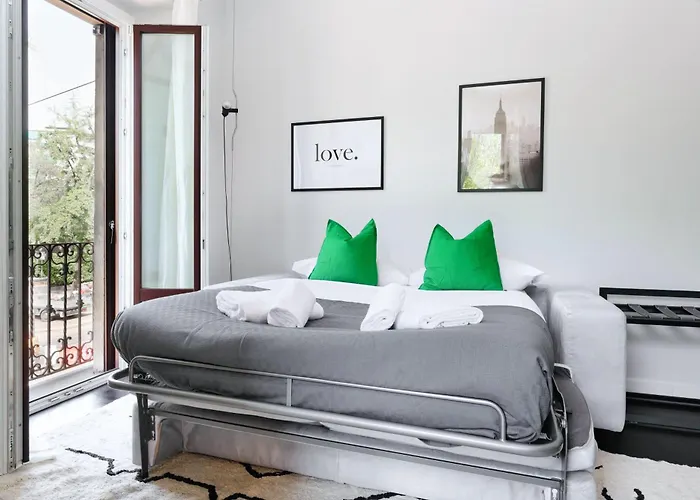 Just Urban - Stylish And Spacious 90 Sqm Flat - 5 Min To M1 And M2 *