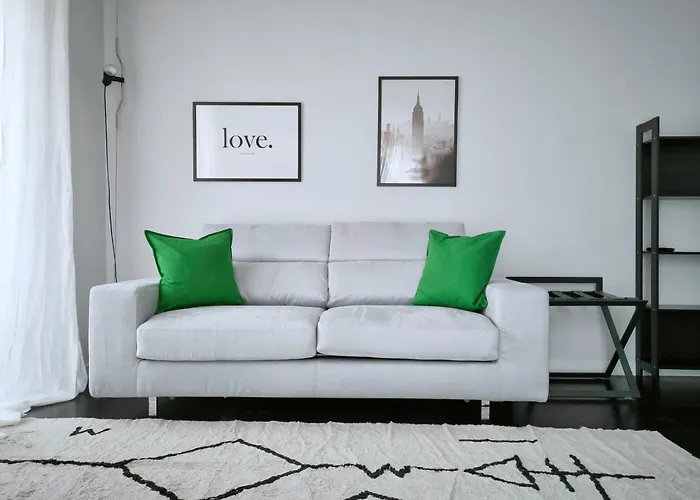 Just Urban - Stylish And Spacious 90 Sqm Flat - 5 Min To M1 And M2 *