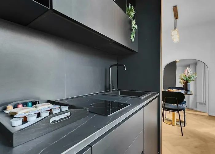 Casa Nanda - Flat Near Navigli And Tortona Area Lejlighed