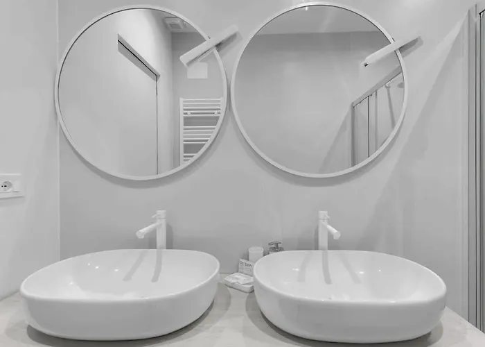 Casa Nanda - Flat Near Navigli And Tortona Area Lejlighed