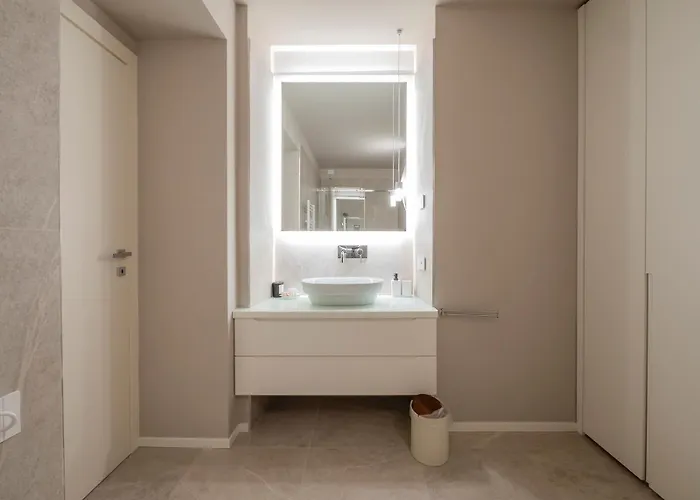 Xenia - Modern In Sant'ambrogio Lejlighed *