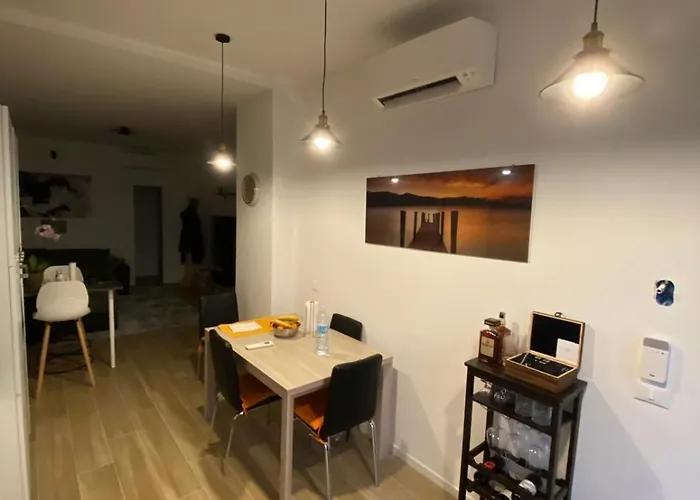 Yea - Your Exclusive Loft Next To Station *