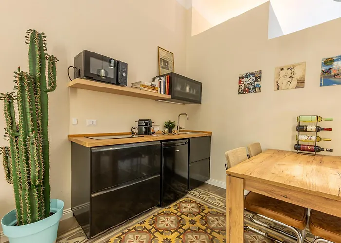 Apartament Bilocale Chic In Tropical A Due Passi Da Stazione