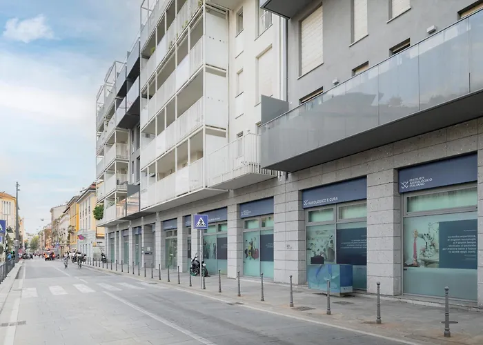 Easylife - - Niccolini 37 - Moscova *