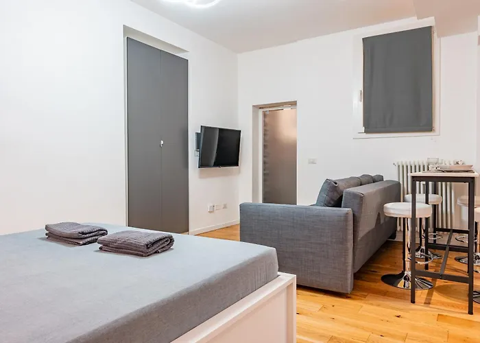 Exclusive Led House Garibaldi Fs