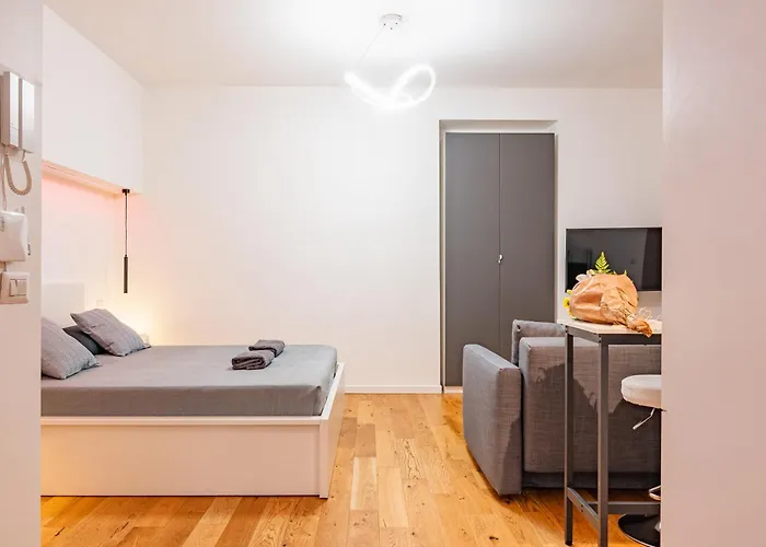 Exclusive Led House Garibaldi Fs