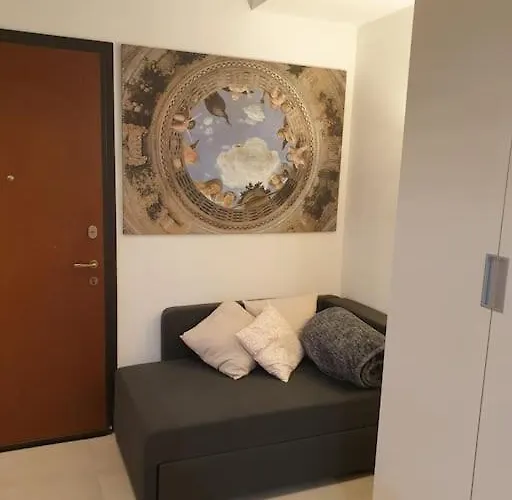 Garden Flat In Navigli Zone Milano