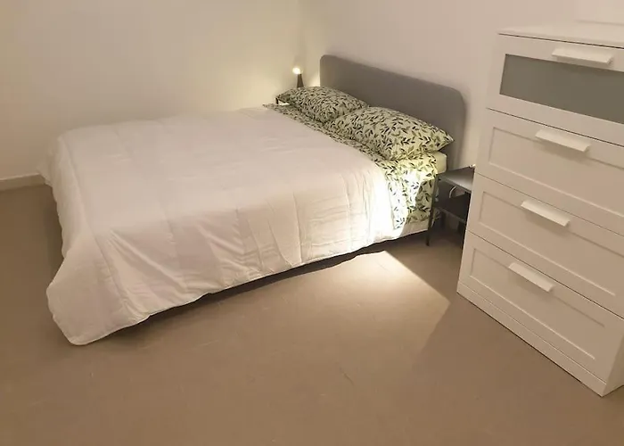 Garden Flat In Navigli Zone Lägenhet *