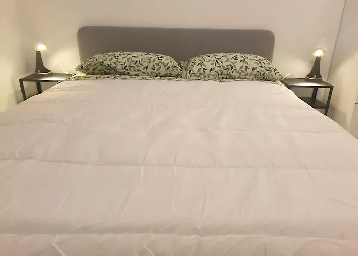 Garden Flat In Navigli Zone דירה