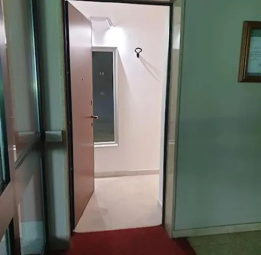 Garden Flat In Navigli Zone דירה *