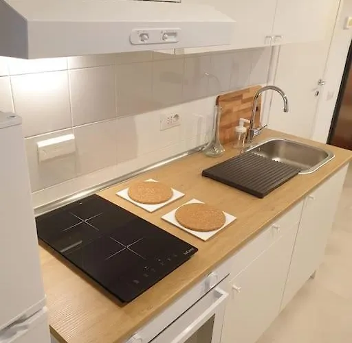 Garden Flat In Navigli Zone דירה *