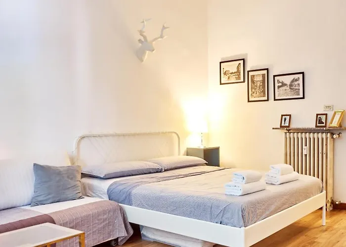 Classic Commenda - Porta Romana - 150 Meters From Mangiagalli Apartmán