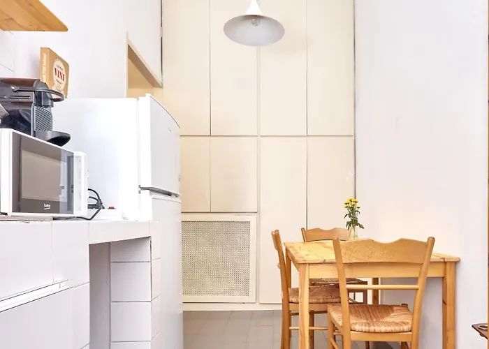 Classic Commenda - Porta Romana - 150 Meters From Mangiagalli Apartmán