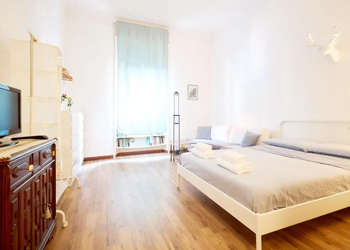 Classic Commenda - Porta Romana - 150 Meters From Mangiagalli Apartmán *