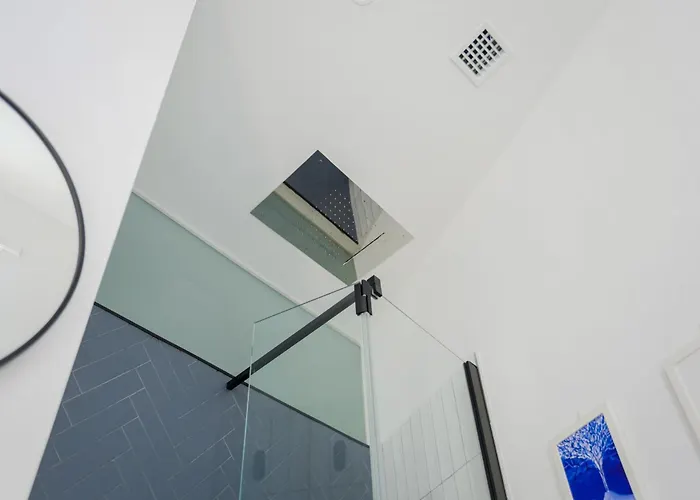 The Rent - Spacious And Renovated Multi-room In The Missori Area Appartamento