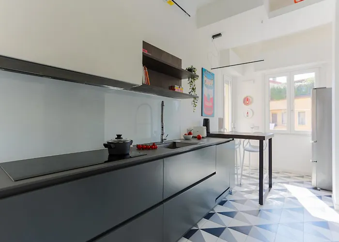 The Rent - Spacious And Renovated Multi-room In The Missori Area