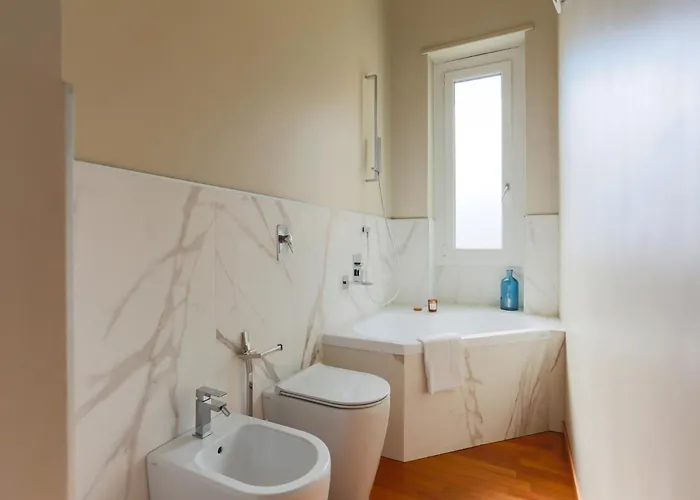 The Rent - Spacious And Renovated Multi-room In The Missori Area