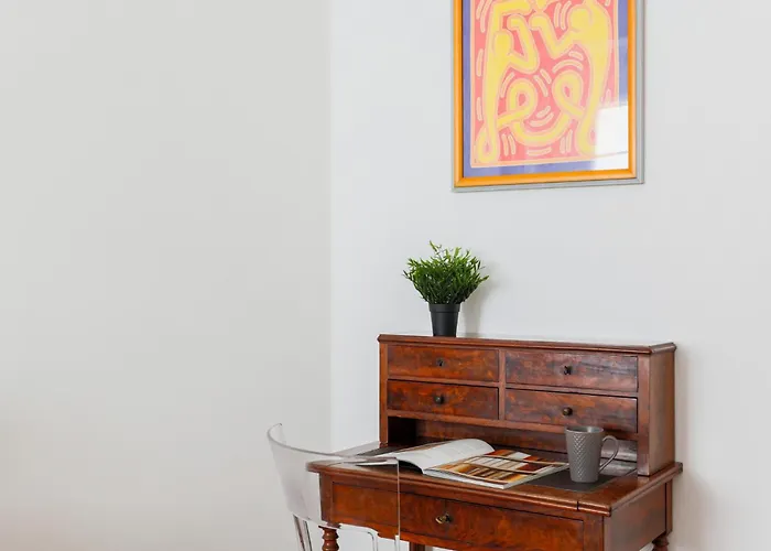 The Rent - Spacious And Renovated Multi-room In The Missori Area Apartament *