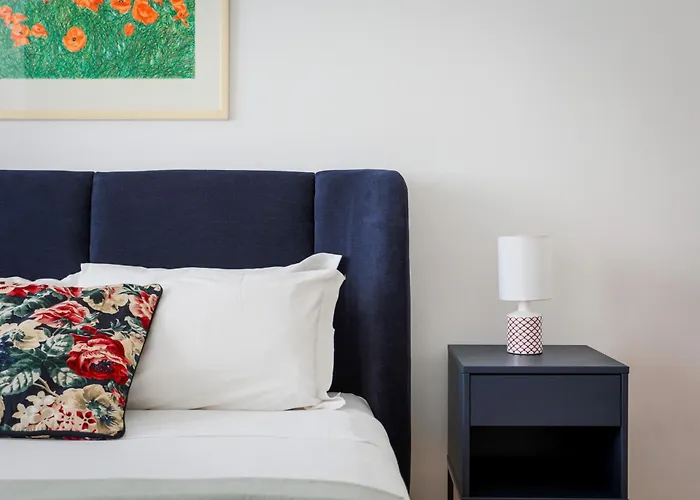 The Rent - Spacious And Renovated Multi-room In The Missori Area Milán