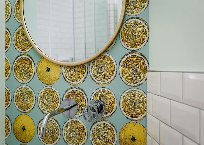 The Rent - Spacious And Renovated Multi-room In The Missori Area Appartamento