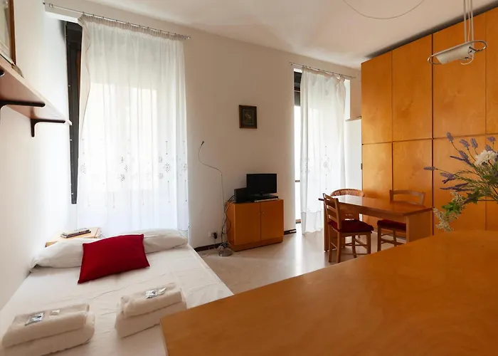 Youhosty - Lecco 11 * Milán