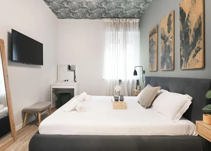 Easylife - - Achille Zezon 8 - Milán