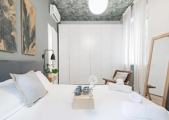 Easylife - - Achille Zezon 8 - * Milán