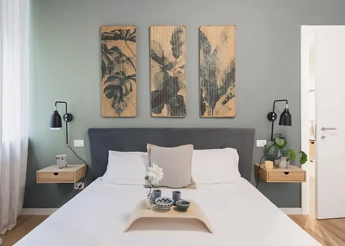 Easylife - - Achille Zezon 8 - Milán