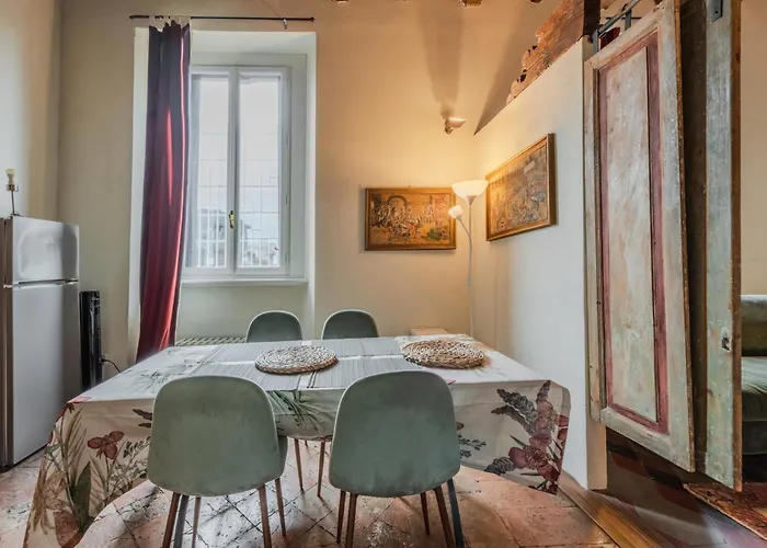 Easytopstay - Porta Garibaldi Antique Charm *