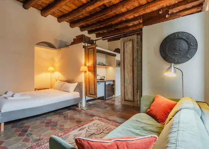 Easytopstay - Porta Garibaldi Antique Charm