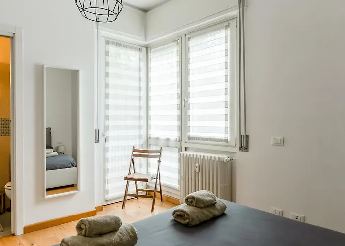 Favola House Isola *