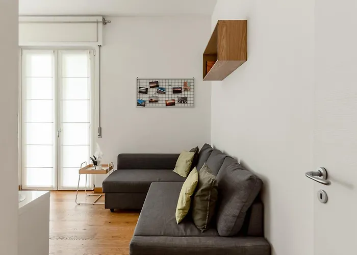 Favola House Isola * Mediolan