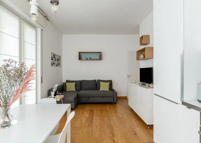 Favola House Isola Apartament *