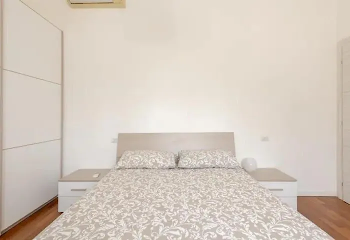 Like At - Close To Metro, Stadio San Siro, Duomo With Private Parking Place * 밀라노