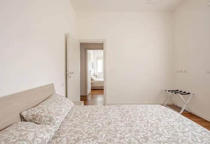 Like At - Close To Metro, Stadio San Siro, Duomo With Private Parking Place *