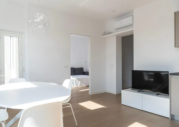 Youhosty - Bright Gioia *