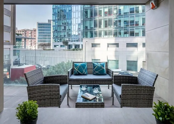 Station, 4-bed With Terrace