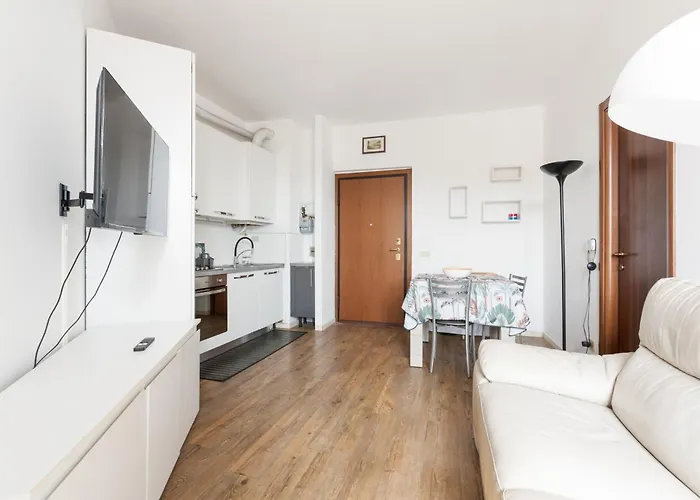 Guesthost - Darsena Navigli - Porta Genova M2 * Milano