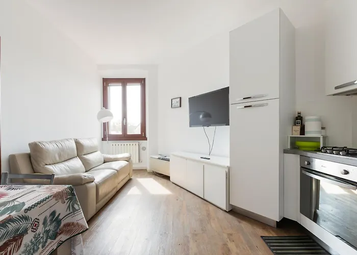 Guesthost - Darsena Navigli - Porta Genova M2 *