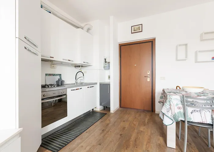 Guesthost - Darsena Navigli - Porta Genova M2 Milán